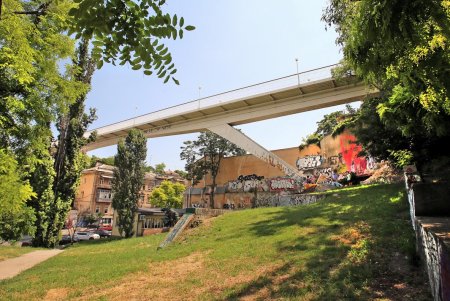 Сквер Жанны Лябурб – место, ожидающее перемены (фоторепортаж)