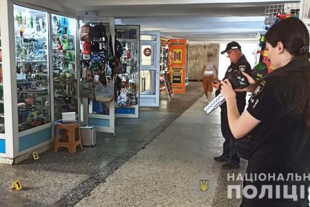 В подземном переходе рядом с вокзалом иностранец ударил одессита ножом в спину (фото, видео)