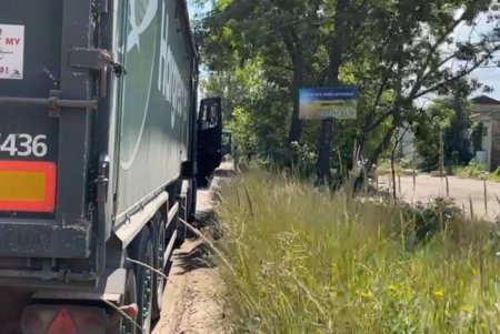 «Эти машины должны стоять за городом, а не находиться в частном секторе», - депутат Марина Лозовенко о большегрузном коллапсе на Балтской дороге
