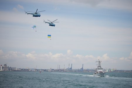 Парад воздушной и морской авиации провели ко Дню ВМС (фото, видео)