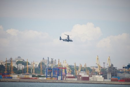 Парад воздушной и морской авиации провели ко Дню ВМС (фото, видео)