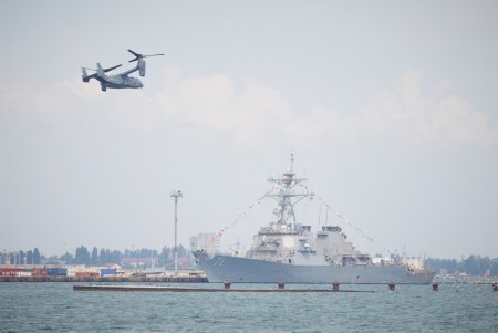 Парад воздушной и морской авиации провели ко Дню ВМС (фото, видео)