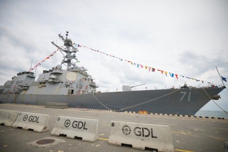 Парад воздушной и морской авиации провели ко Дню ВМС (фото, видео)