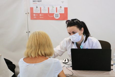 За день в одесских центрах массовой вакцинации прививку против COVID-19 получили 2689 человек (фото)