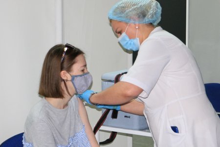 За день в одесских центрах массовой вакцинации прививку против COVID-19 получили 2689 человек (фото)