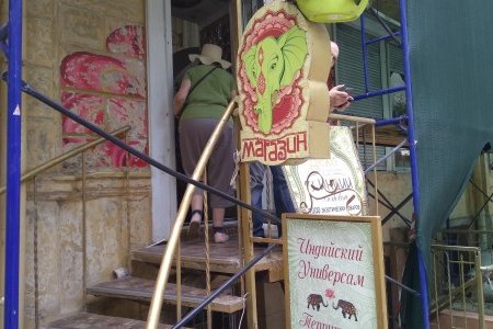 Почти на 70 незаконных рекламных вывесок в городе стало меньше (фото)