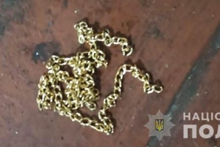 В Затоке мужчина избил лопатой мать чиновника из МВФ ради золотой цепочки