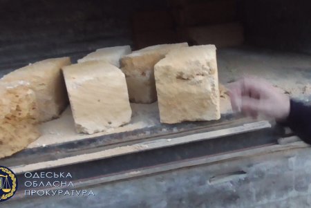 Трое жителей Дачненской ОТГ из самовольно прорытых шахт добыли ракушечника почти на два миллиона гривен