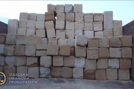 Трое жителей Дачненской ОТГ из самовольно прорытых шахт добыли ракушечника почти на два миллиона гривен