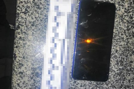 Грабитель на Привокзальной площади отобрал у прохожей телефон, но далеко уйти не успел (фото)