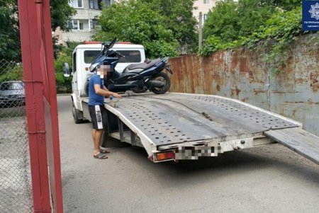 В Киевском районе патрульные остановили мотоцикл, который находится в розыске