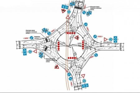 На перекрестке Добровольского и Заболотного с завтрашнего дня вводится круговое движение (фото)