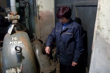 Коммунальщики провели техобслуживание городских насосов и обновили лампы в подземных переходах (фото)