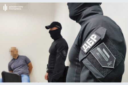 Председатель горрайонного суда в Одесской области и адвокат вымогали у истца 6000 долларов, обещая решение в его пользу (фото, видео)