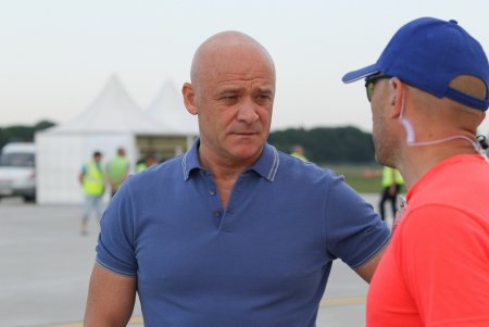 Пятикилометровый забег на новой взлетке одесского аэропорта (фоторепортаж)