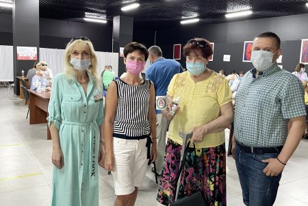 За день почти 3 тысячи горожан получили прививку против COVID-19 в одесских центрах массовой вакцинации (фото)