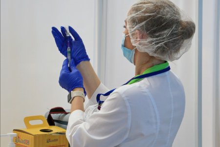 За день почти 3 тысячи горожан получили прививку против COVID-19 в одесских центрах массовой вакцинации (фото)