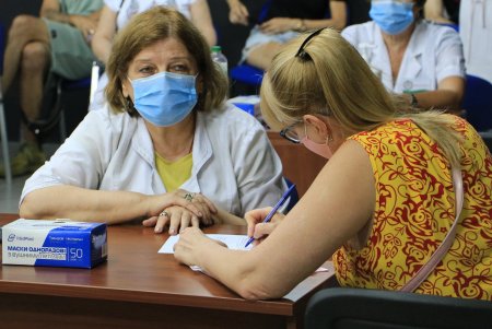 За день почти 3 тысячи горожан получили прививку против COVID-19 в одесских центрах массовой вакцинации (фото)
