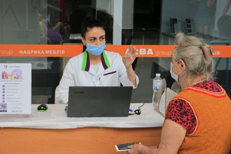 За день почти 3 тысячи горожан получили прививку против COVID-19 в одесских центрах массовой вакцинации (фото)