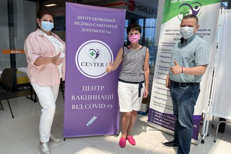 За день почти 3 тысячи горожан получили прививку против COVID-19 в одесских центрах массовой вакцинации (фото)
