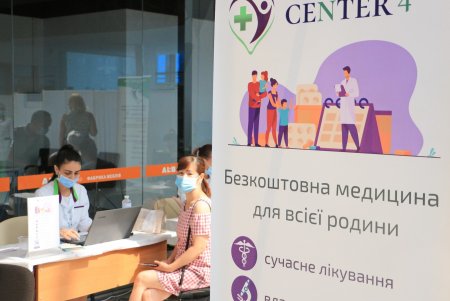За день почти 3 тысячи горожан получили прививку против COVID-19 в одесских центрах массовой вакцинации (фото)
