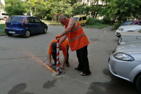 В Киевском районе демонтированы незаконно установленные юнипаркеры (фото)