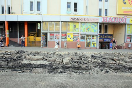 Ход капремонта улицы Екатерининской в районе «Привоза»  (фоторепортаж)