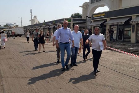 Островки безопасности, тротуары, выделенная полоса для общественного транспорта: на участке Екатерининской начались ремонтные работы (фото)