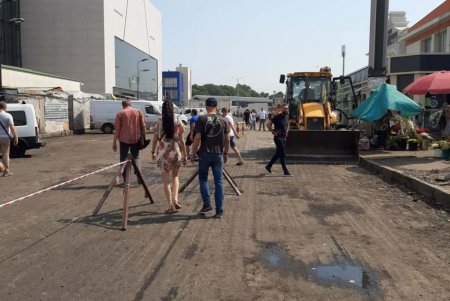 Островки безопасности, тротуары, выделенная полоса для общественного транспорта: на участке Екатерининской начались ремонтные работы (фото)