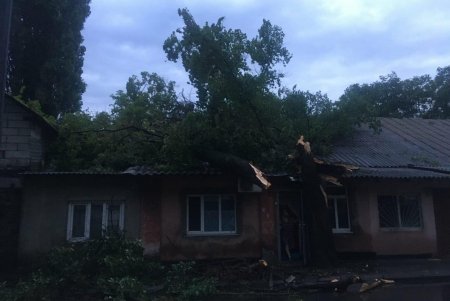 Ночной ливень затопил десятки улиц Одессы (фото, видео)