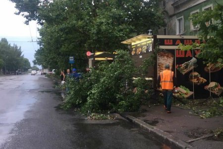 Ночной ливень затопил десятки улиц Одессы (фото, видео)