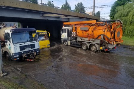 Одесса приходит в себя после обрушившейся стихии (фоторепортаж) 