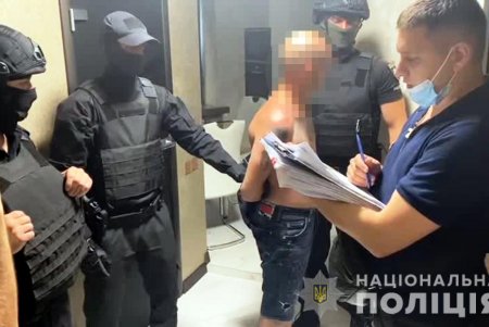 Трое харьковчан украли из автомобиля одессита более трехсот тысяч гривен (фото, видео)