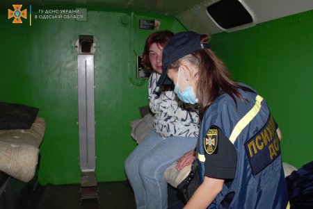 Мобильный пункт временного размещения организовали в Малиновском районе для людей, чьи дома затопило после сильного ливня (фото)