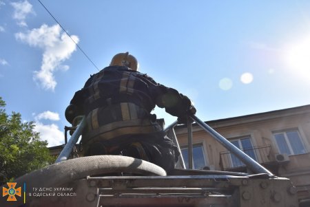 На Новосельского случился сильный пожар в квартире (видео, дополнено)