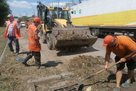 КП «Городские дороги»: на данный момент на магистралях и дорогах города подтоплений нет (фото)