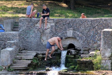 Жаркий воскресный день в Дюковском саду (фоторепортаж)
