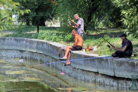 Жаркий воскресный день в Дюковском саду (фоторепортаж)