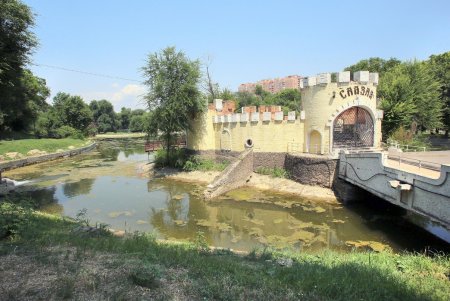 Жаркий воскресный день в Дюковском саду (фоторепортаж)