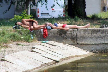 Жаркий воскресный день в Дюковском саду (фоторепортаж)