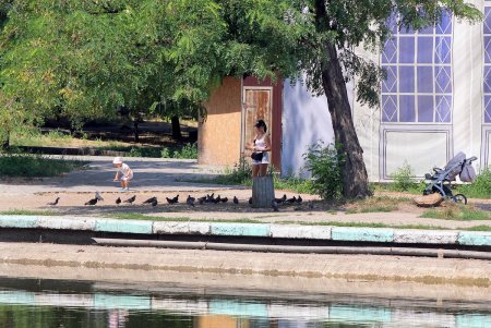 Жаркий воскресный день в Дюковском саду (фоторепортаж)