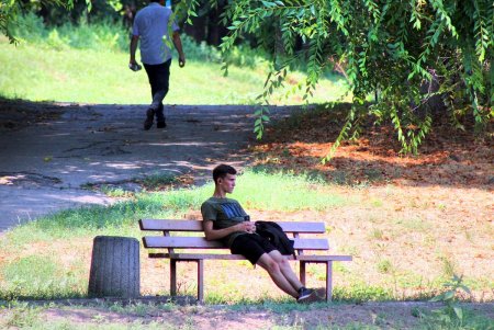 Жаркий воскресный день в Дюковском саду (фоторепортаж)
