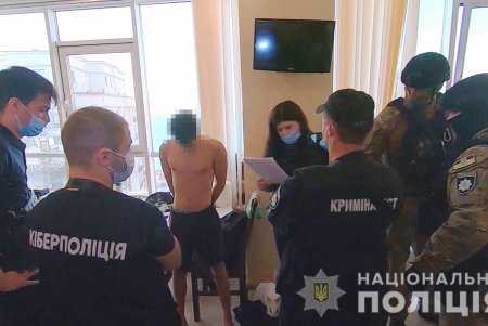 Жители Одесской области открыли фейковые магазины техники в сети и выманивали у покупателей полную предоплату (фото, видео) 