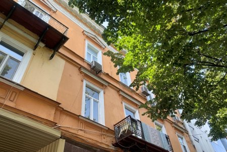 На Дерибасовской начались подготовительные работы к реставрации Дома Жульена (фото)