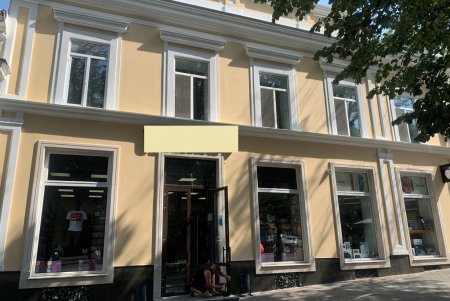 На Дерибасовской начались подготовительные работы к реставрации Дома Жульена (фото)