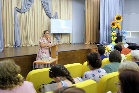 Сотрудников учебно-воспитательных учреждений Одессы призвали вакцинироваться от коронавируса (фоторепортаж)