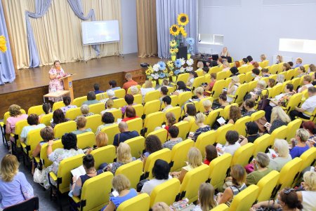Сотрудников учебно-воспитательных учреждений Одессы призвали вакцинироваться от коронавируса (фоторепортаж)