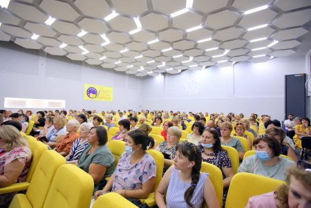 Сотрудников учебно-воспитательных учреждений Одессы призвали вакцинироваться от коронавируса (фоторепортаж)