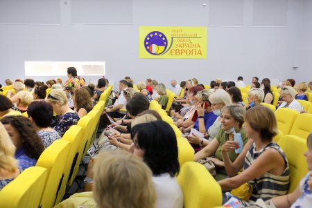 Сотрудников учебно-воспитательных учреждений Одессы призвали вакцинироваться от коронавируса (фоторепортаж)