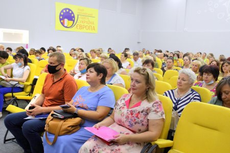Сотрудников учебно-воспитательных учреждений Одессы призвали вакцинироваться от коронавируса (фоторепортаж)